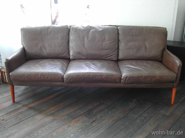 sofa-so02 1960er, leder,  b 193cm, t 83cm, h 74cm, sitzhhe 43cm,980,- euro